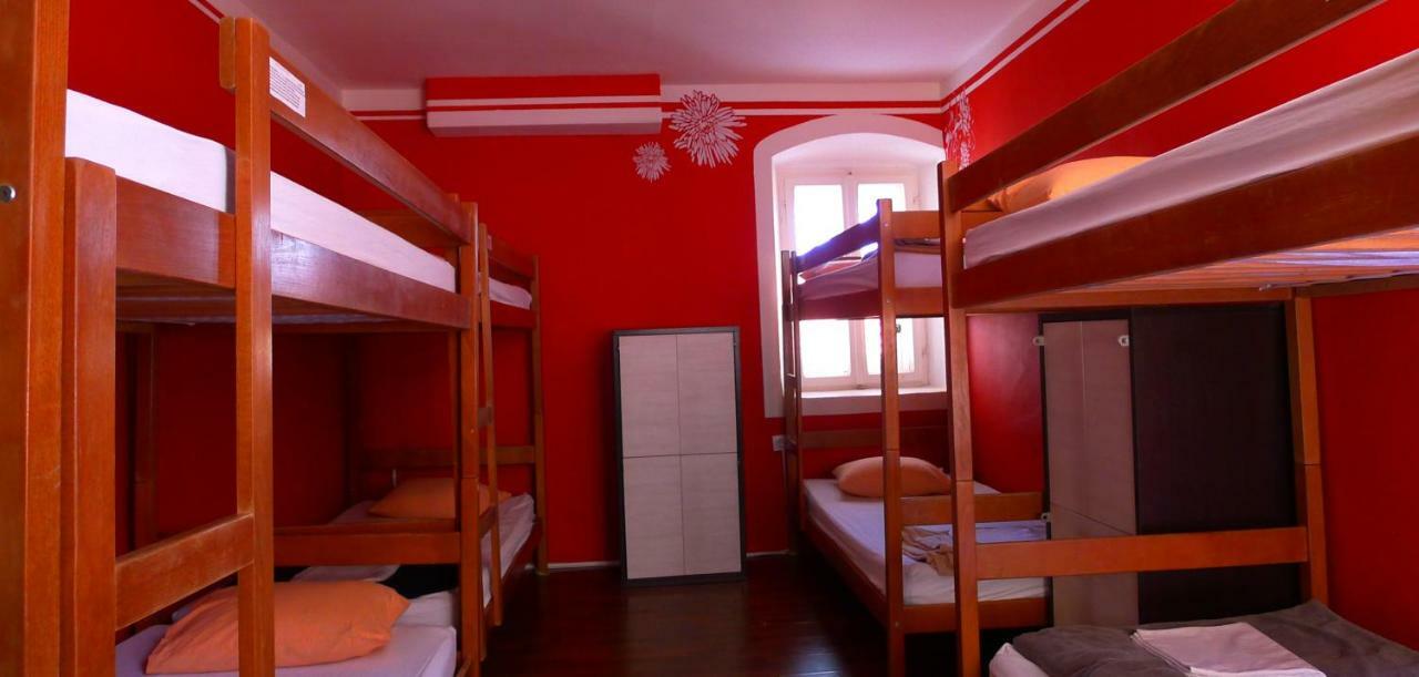 The Mellow Monkey Hostel Zadar Exteriör bild